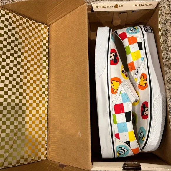 Vans x Disney collaboration Slip-On Sneakers - special limited release worn 1x - Picture 6 of 13